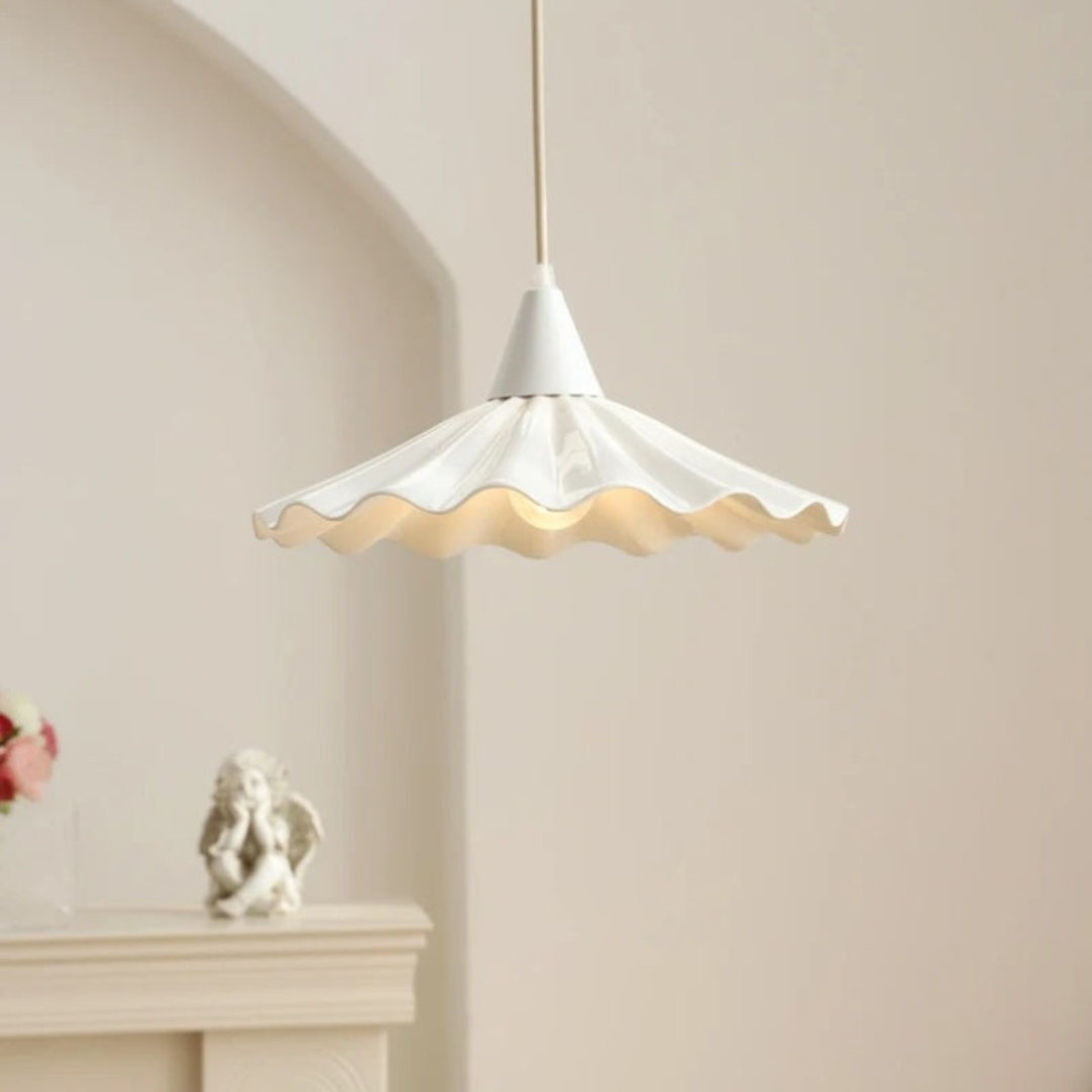 Moderne Witte Keramische Hanglamp met Unieke Ribbel Ontwerp