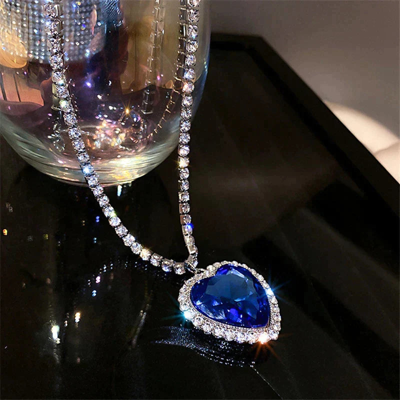 Verleidelijke Blauw Kristal Hartketting | Tijdloze Elegantie en Stijl