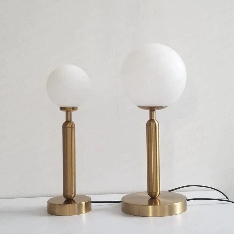 Stijlvolle Messing & Glas LED Tafellamp – GlowSphere