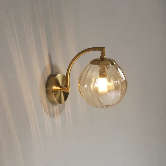 Nordic Glas Vägglampa - Elegant Skandinavisk Vägglampa i Glas med Varm LED-Ljus