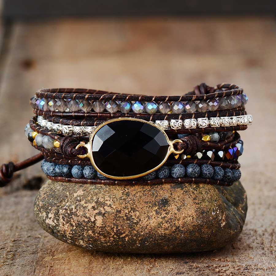 Lunara - Stijlvolle Onyx Maanarmband met Bescherming