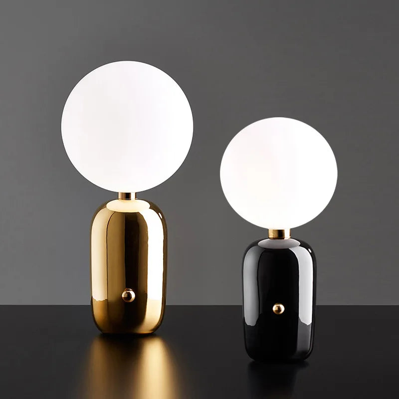 Scandinavische Luxe Tafellamp: WinterGlo Verlichting met Stijl
