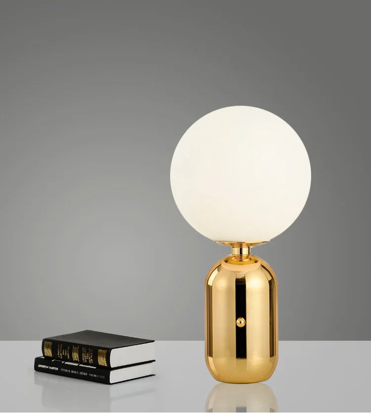 Scandinavische Luxe Tafellamp: WinterGlo Verlichting met Stijl
