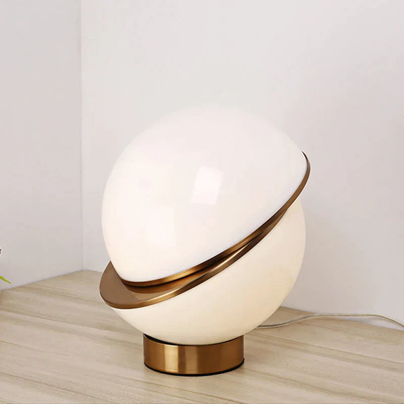 Scandinavische SnowGlobe Lamp – Elegante Witte Bolvorm