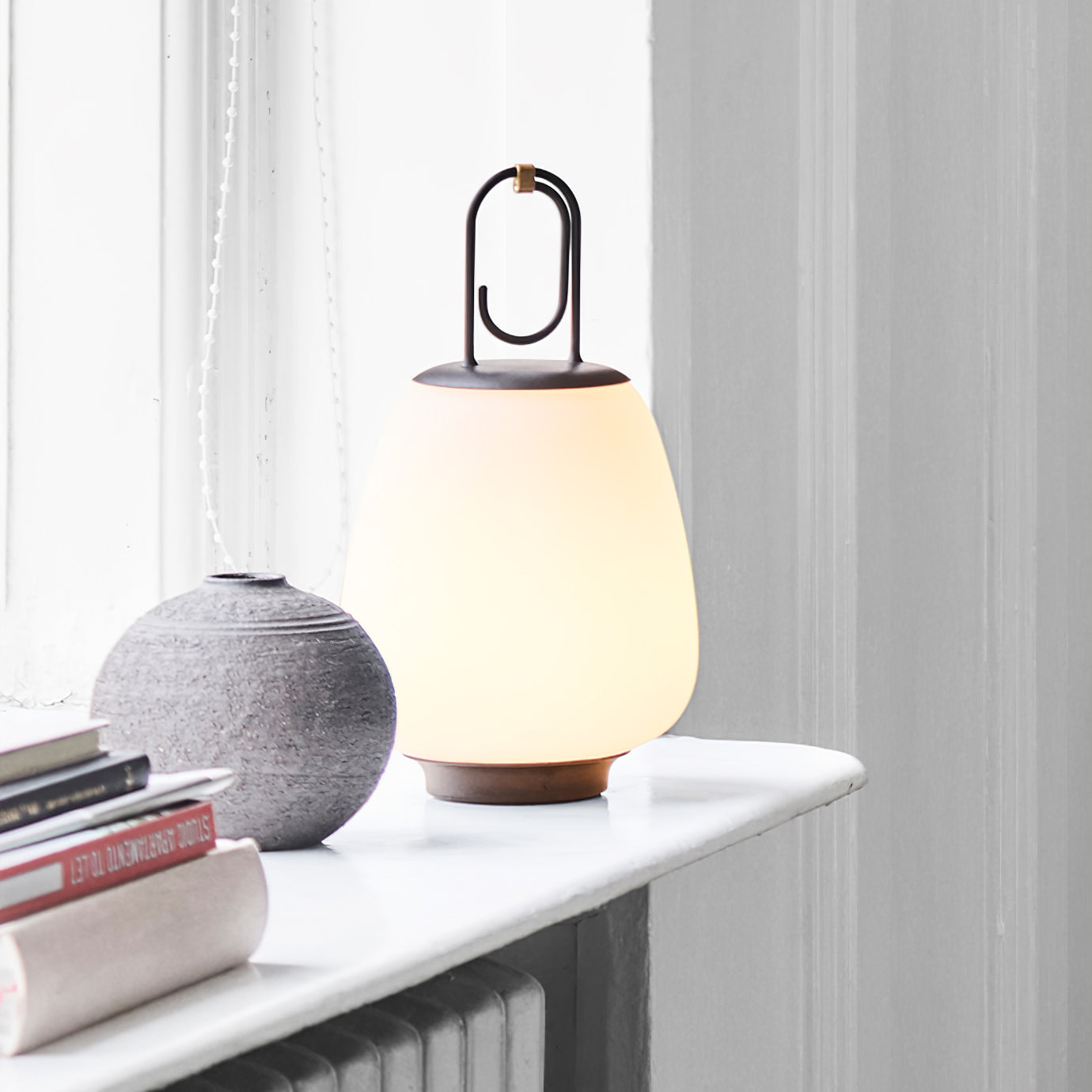 VintageGlow Lantern - Draadloze Tafellamp met Luxe Design