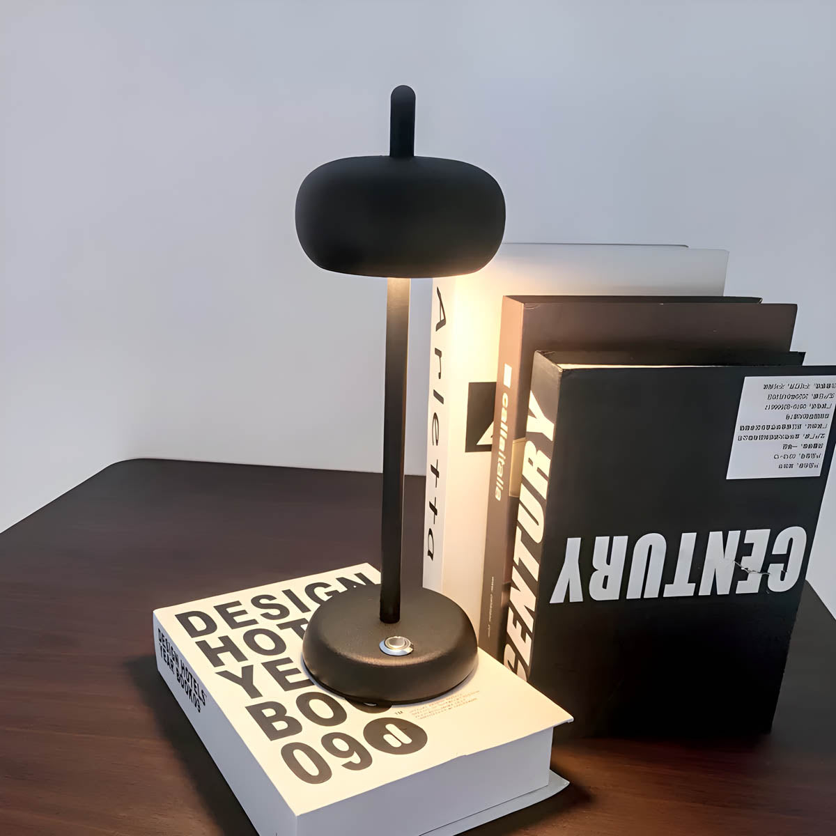 SleekGlow Table Lamp - Modern Design voor Verfijnde Interieurs