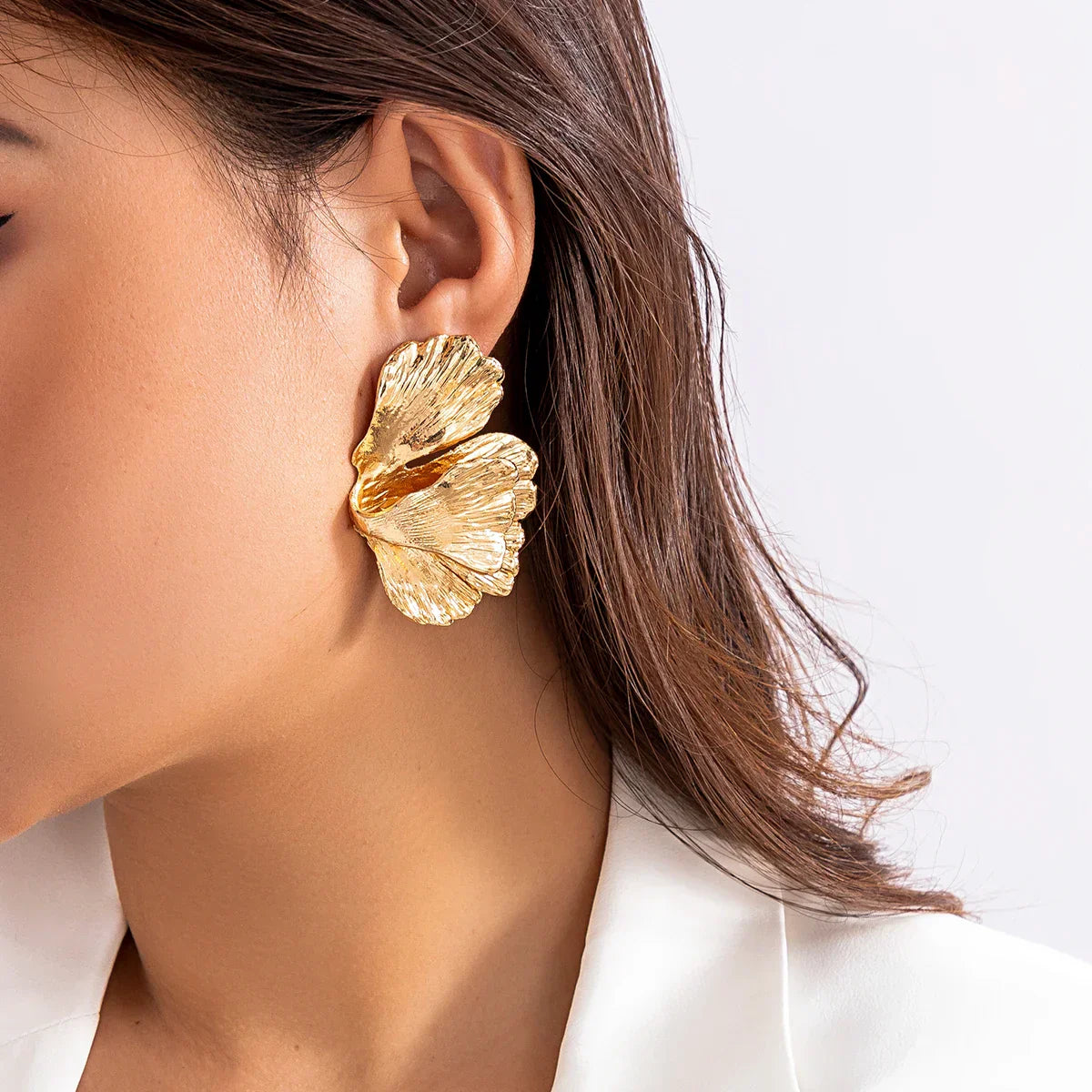 BlossomMetal Earrings – Elegante Bloemblaadjes in Metaal