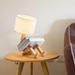 RutanFlex – Elegante Houten Tafellamp met Boekenvak