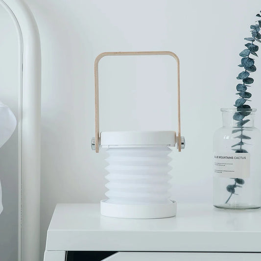CompactGlow – Elegant Opvouwbare LED Bureaulamp voor Thuis en Onderweg