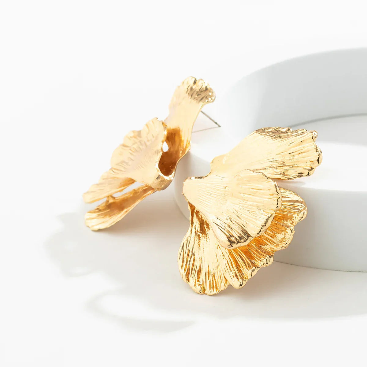 BlossomMetal Earrings – Elegante Bloemblaadjes in Metaal