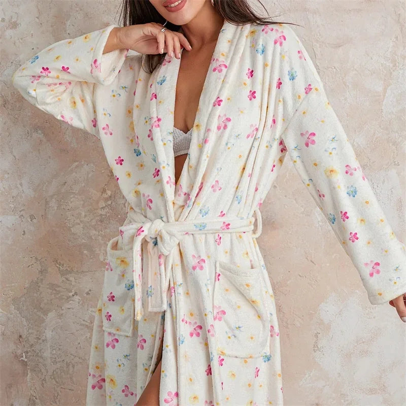 BlossomWrap Badjas - Luxe Flanellen Badjas met Bloemmotief