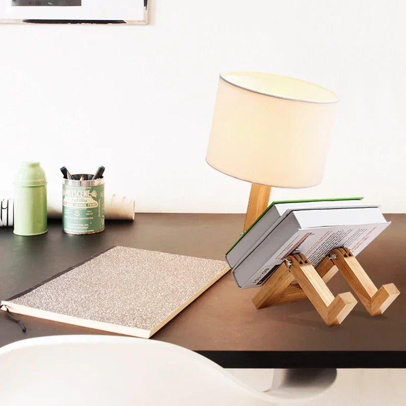 RutanFlex – Elegante Houten Tafellamp met Boekenvak