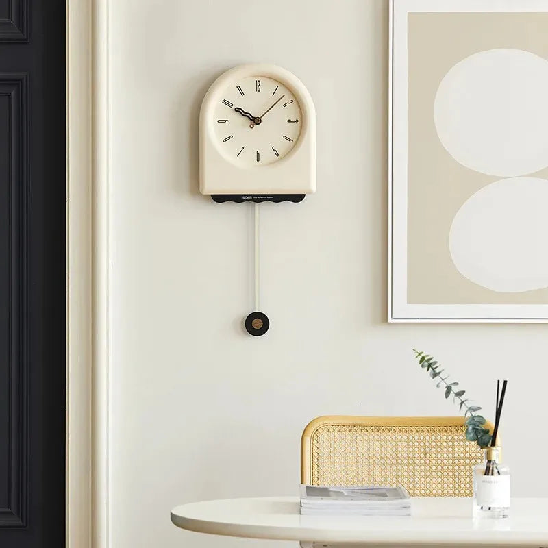 CremePendulum Clock - Koreaanse Wandklok met Modern Design