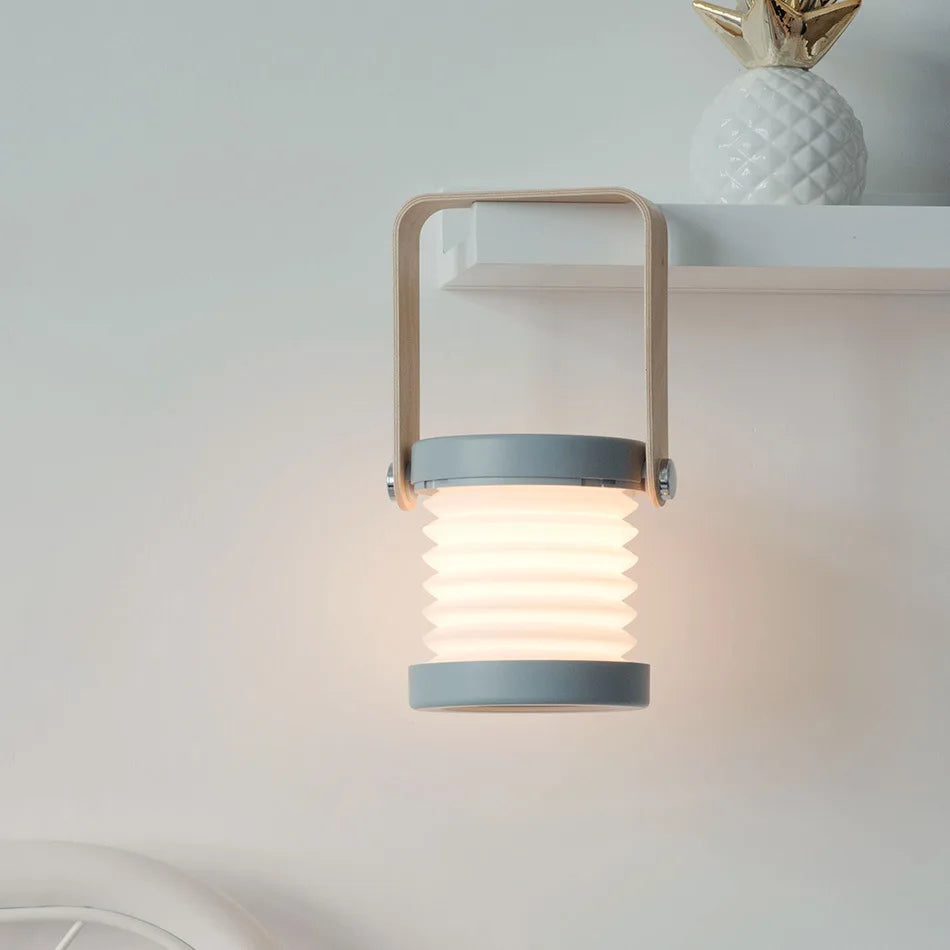 CompactGlow – Elegant Opvouwbare LED Bureaulamp voor Thuis en Onderweg