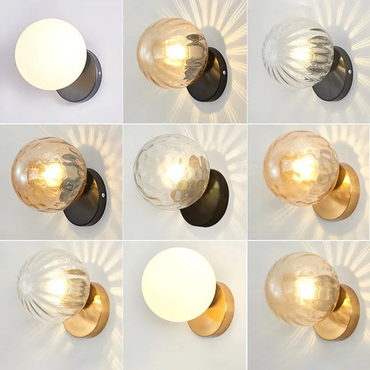 LuxeGlow - Stijlvolle Gouden Wandlamp met Glazen Bol