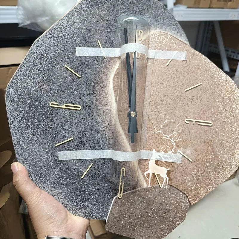 CreamWind Clock – Stijlvolle Moderne Wandklok met LED