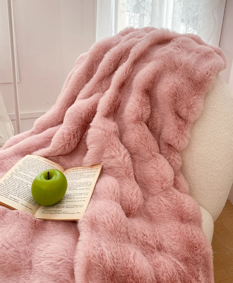 PlushGlow – Luxe Pluizig Plaid voor Sfeer en Comfort