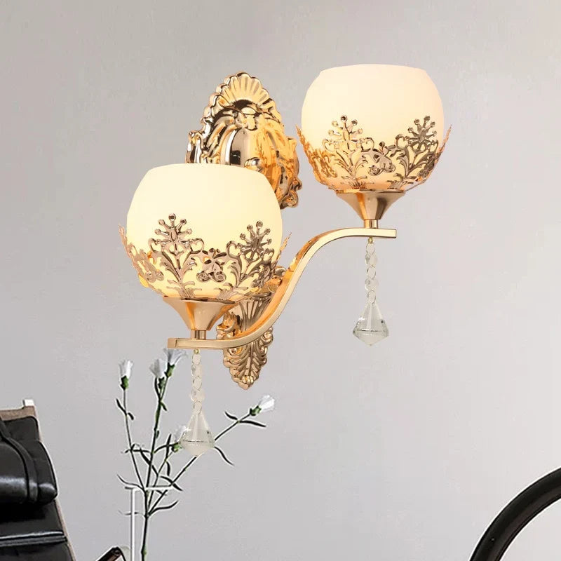 CrystalLuxe – Gouden LED Wandlamp voor Sfeervolle Verlichting