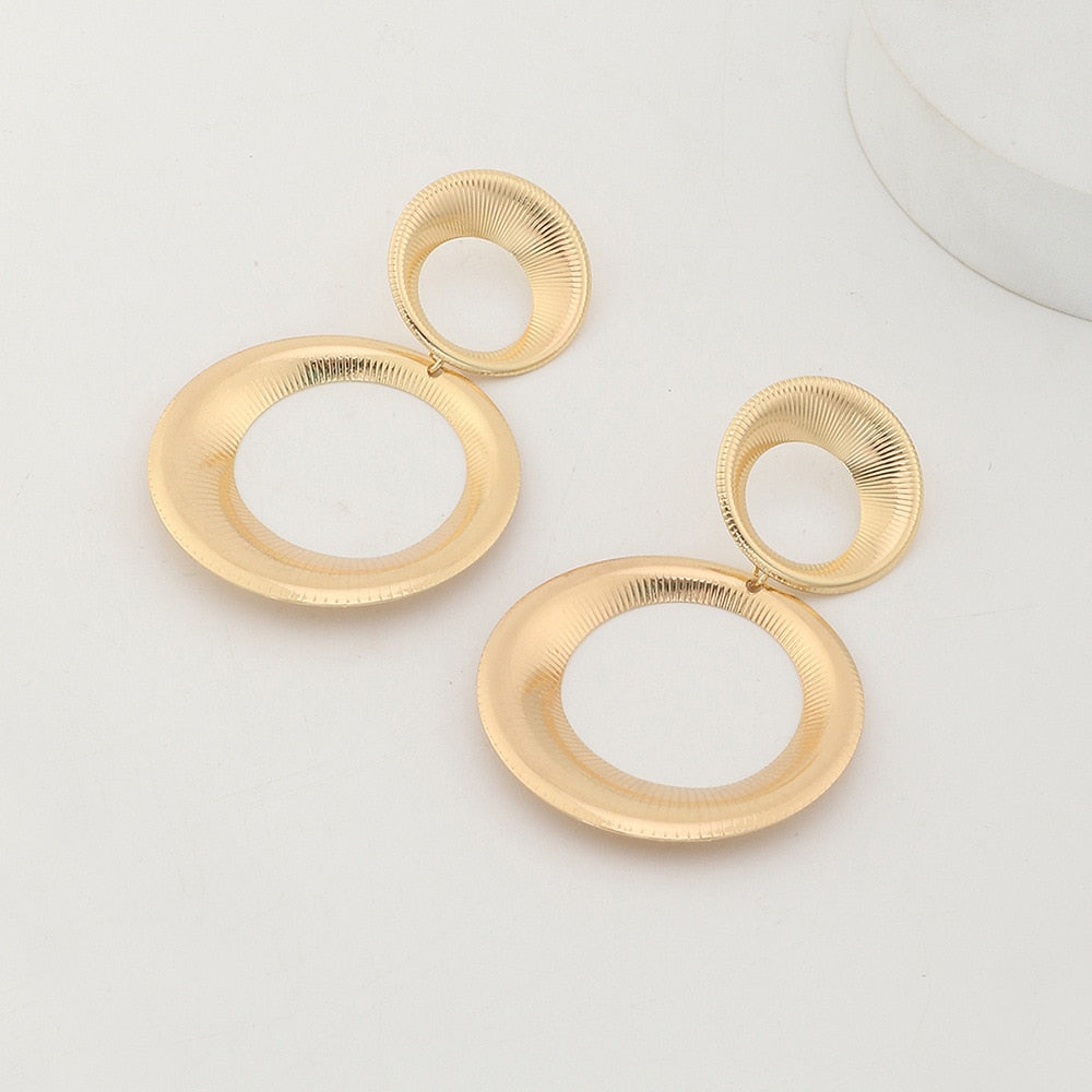 Gouden Cirkel Oorbellen | Unieke Statement Sieraden voor een Gedurfde Look
