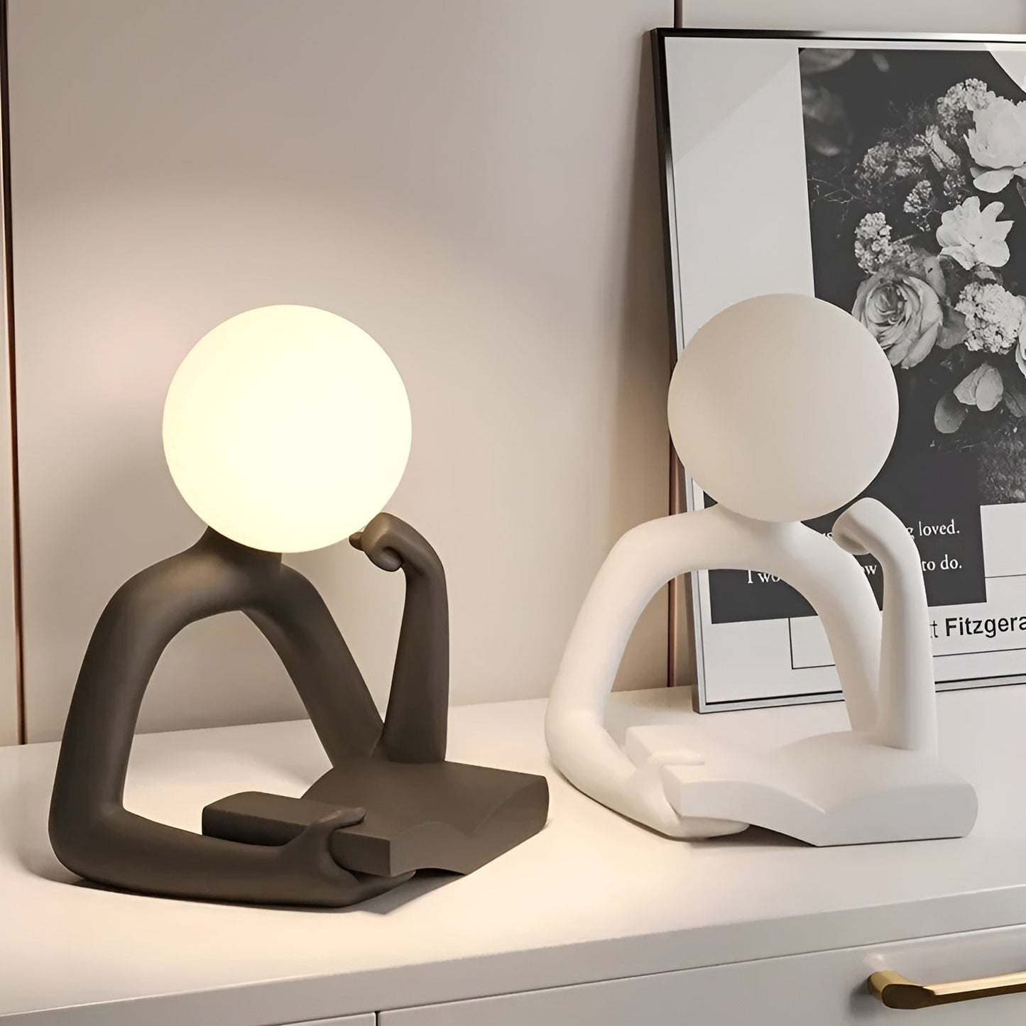 LuxLume Verfijnde Designer Tafellamp – Moderne Kunst met Sfeervolle Verlichting
