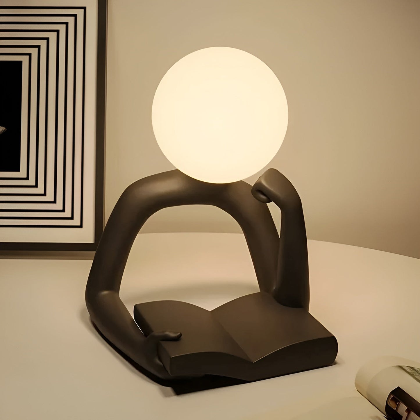 LuxLume Verfijnde Designer Tafellamp – Moderne Kunst met Sfeervolle Verlichting