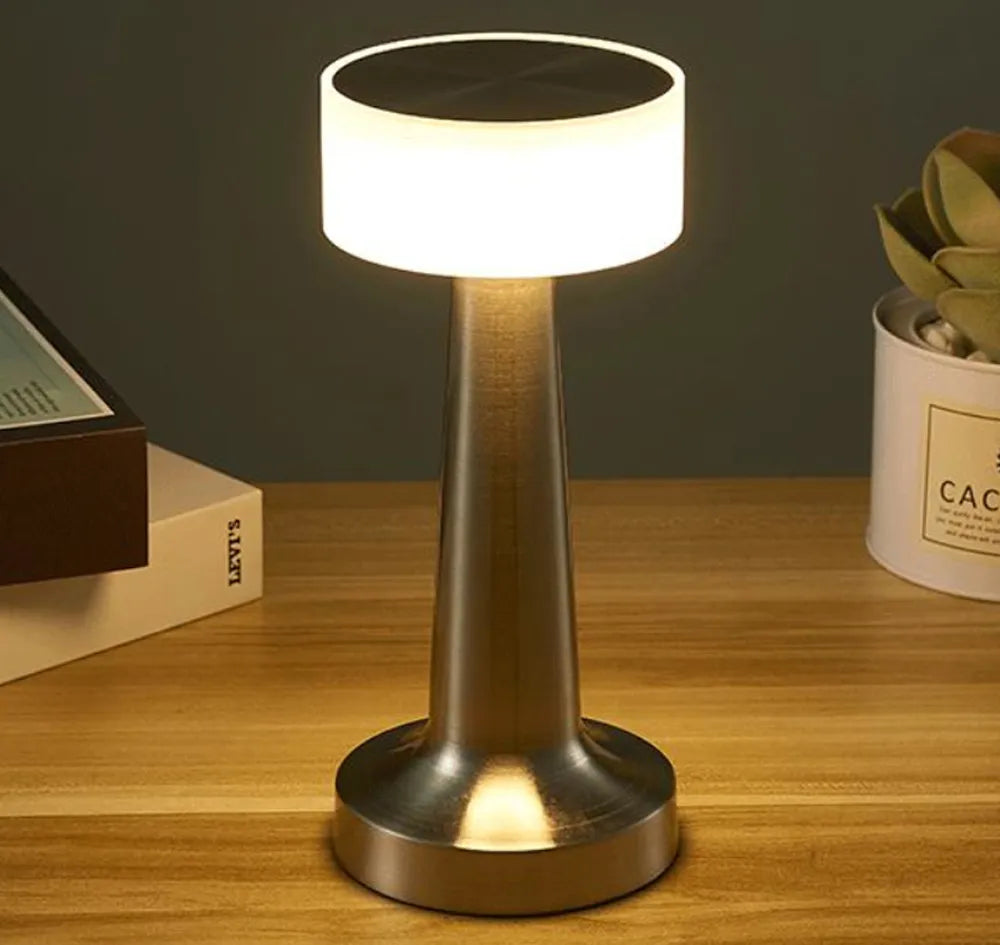 LumiCrest – Draadloze Retro LED Tafellamp