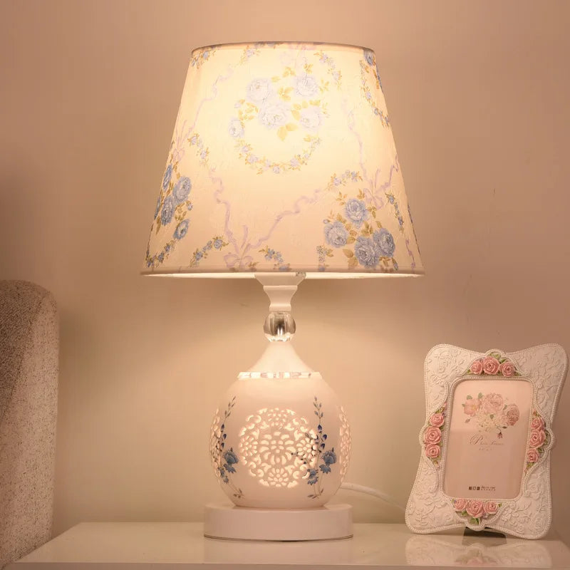 KristalGlow – Elegante Tafellamp voor Romantische Sferen