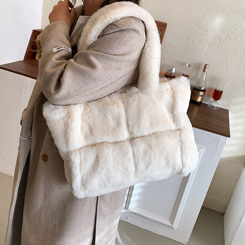Pipa Plush Bag – Winterse Comfortabele Damestas