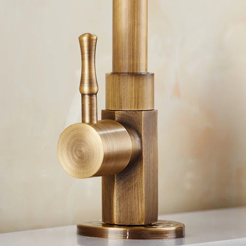 Elegante Zwanenhals Keuken Kranen van Antiek Messing