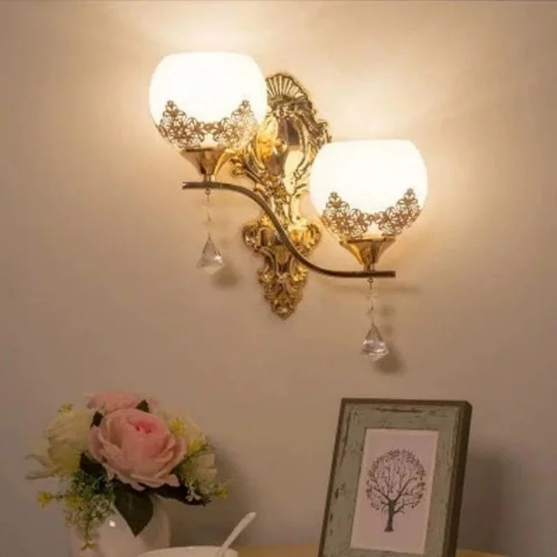 CrystalLuxe – Gouden LED Wandlamp voor Sfeervolle Verlichting