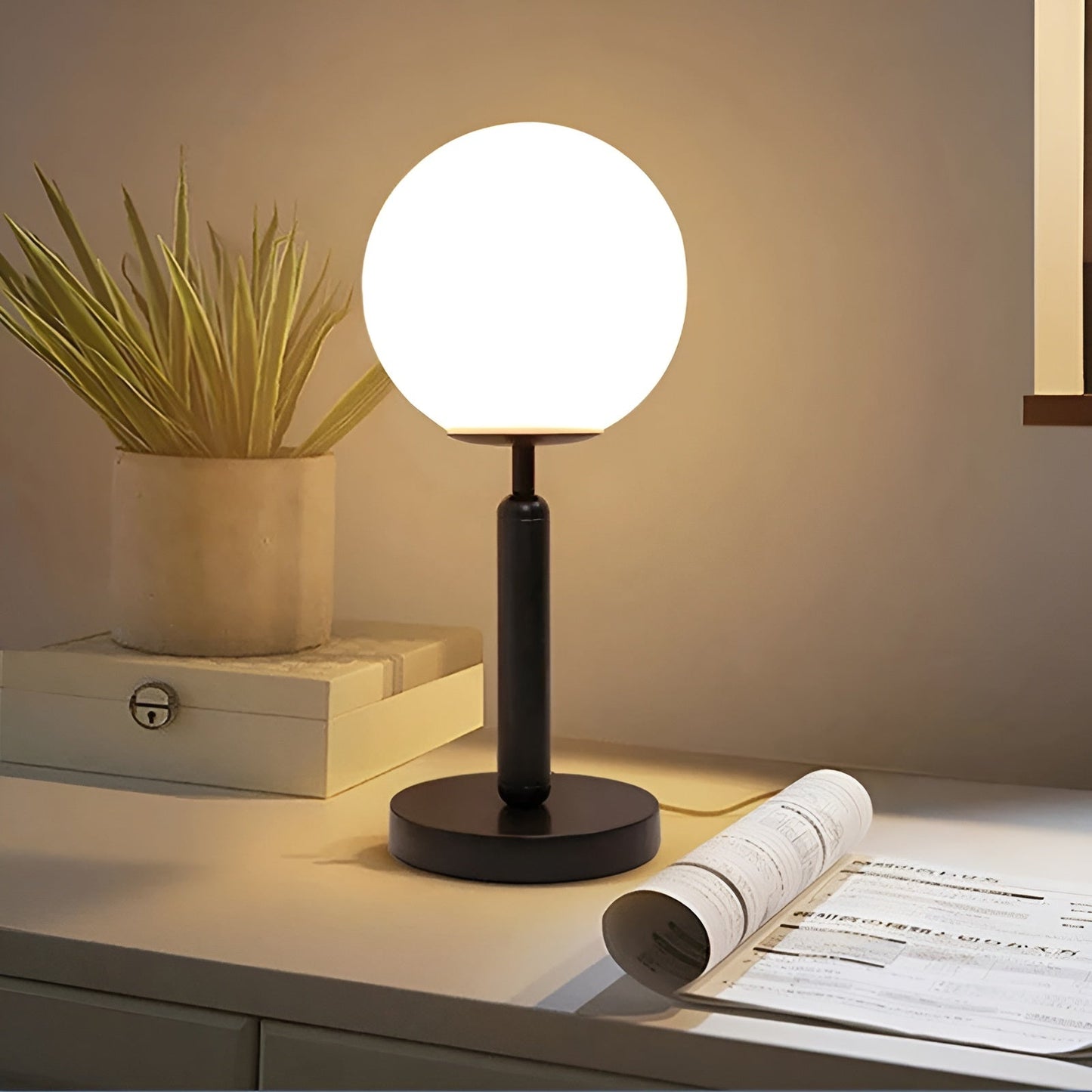 SphereShine Luxe Tafellamp van Glas & Messing – Elegantie en LED