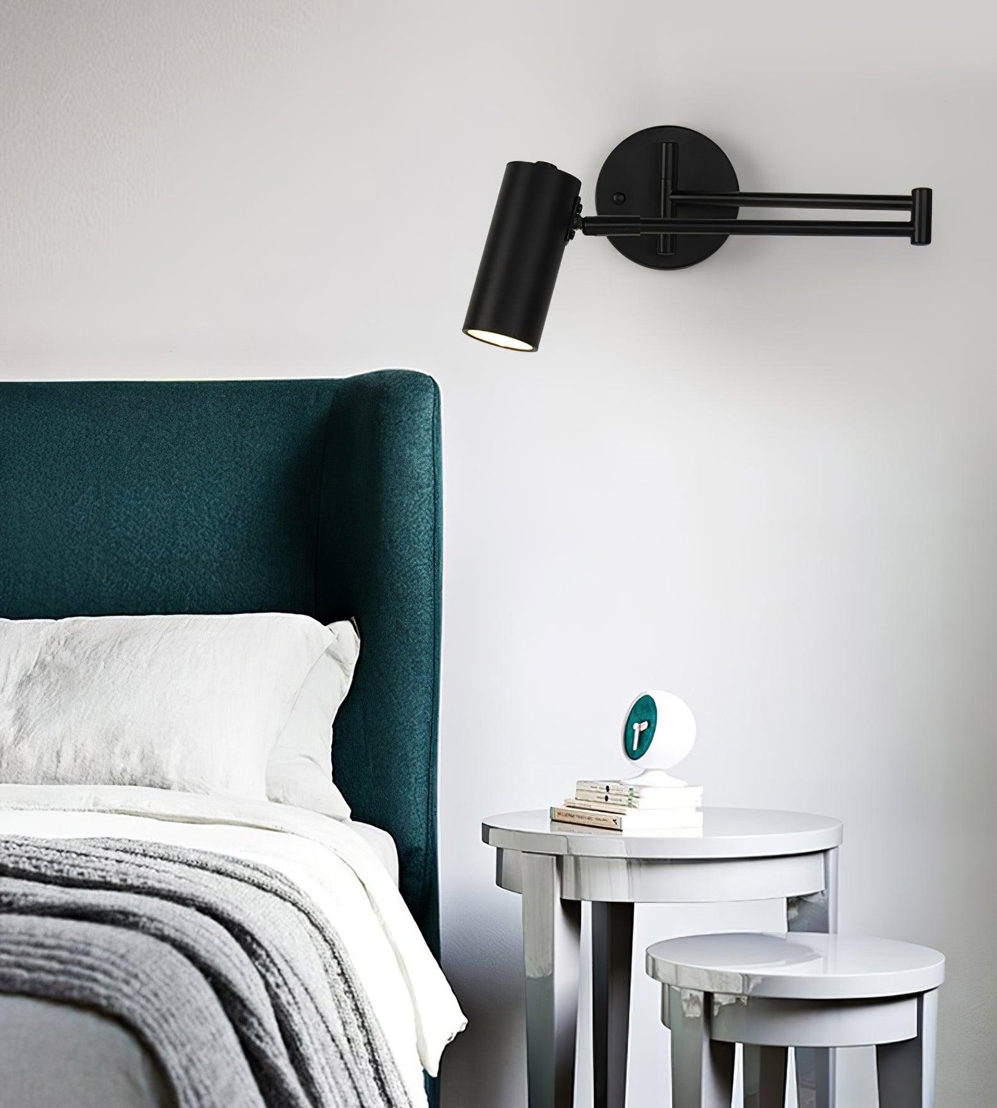 ModernGlow - Strakke Wandlamp van Metaal en Acryl
