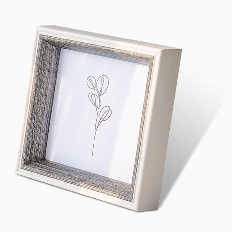 ElegantFrame – Luxe Fotolijst met Gouden Rand
