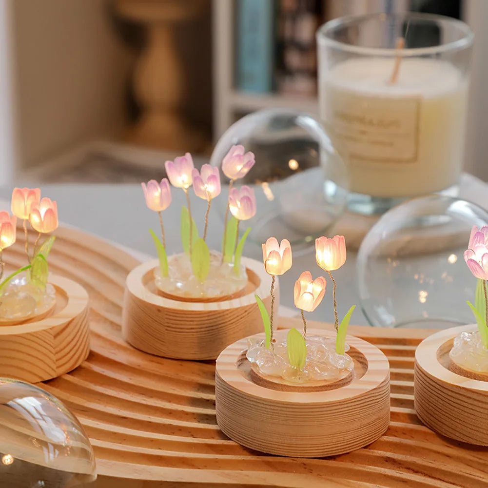 TulipGlow Elegante Bloemige Tafel Lamp – Verfijnde Verlichting