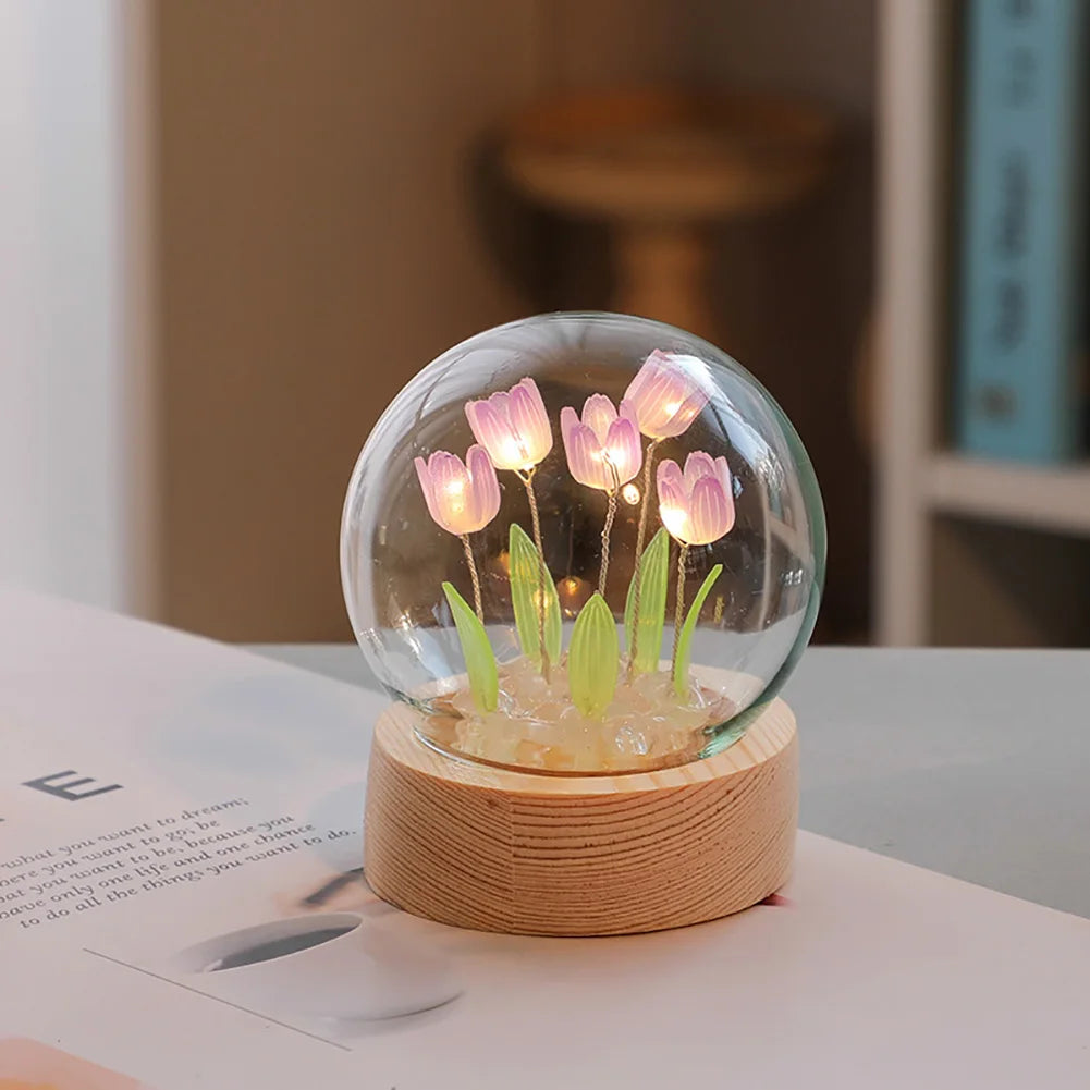 TulipGlow Elegante Bloemige Tafel Lamp – Verfijnde Verlichting
