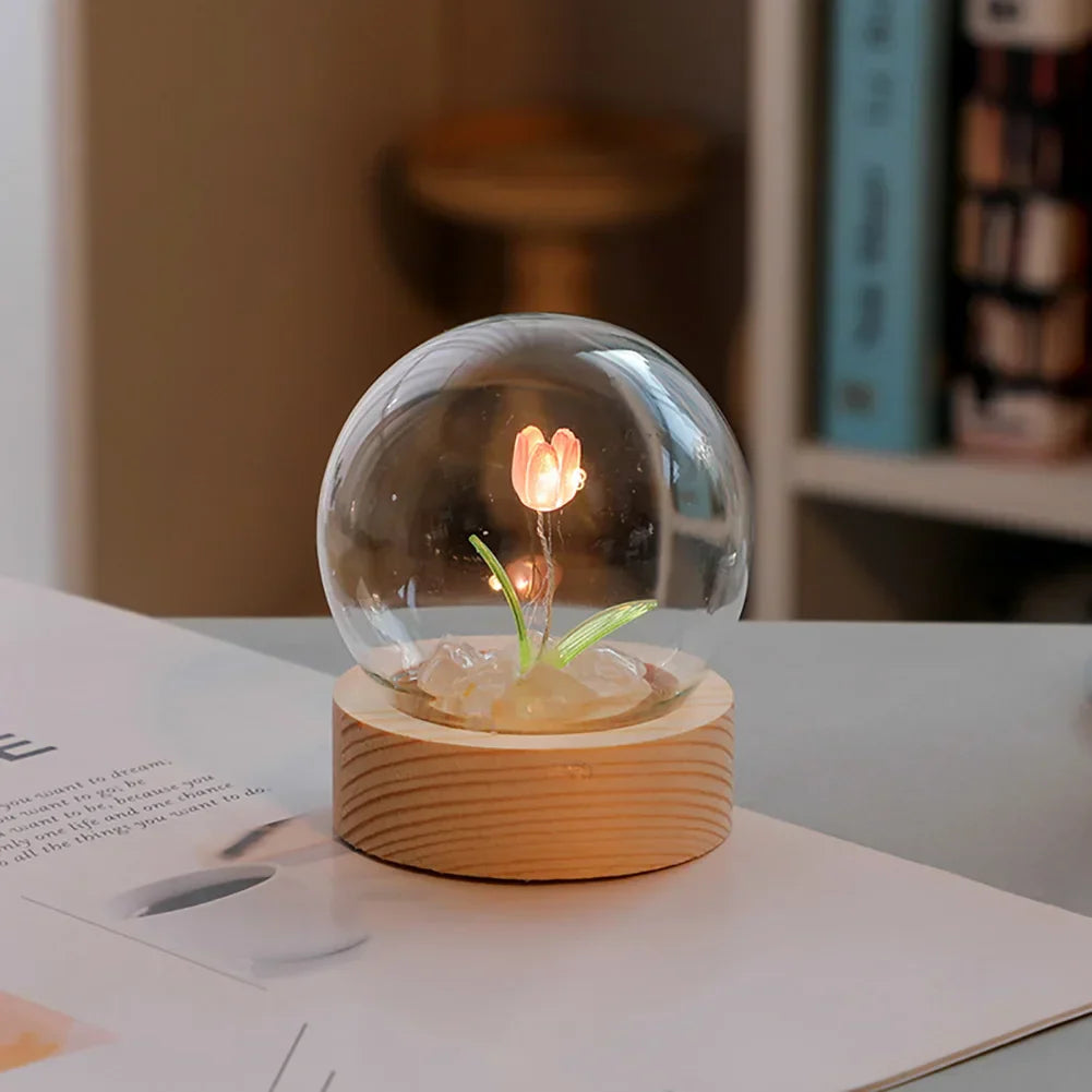 TulipGlow Elegante Bloemige Tafel Lamp – Verfijnde Verlichting