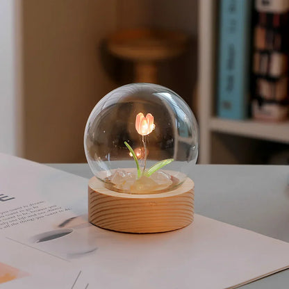 TulipGlow Elegante Bloemige Tafel Lamp – Verfijnde Verlichting