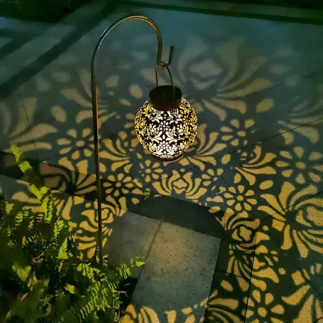 RadiantGlow – Waterdichte LED Tuinlamp met Solar