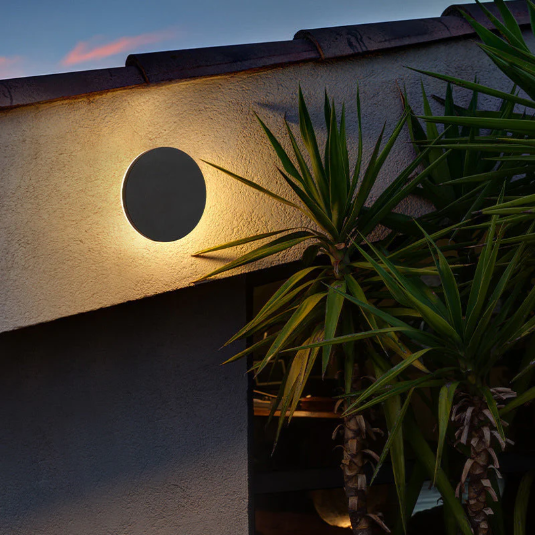ZenithGlow - Strakke LED Wandlamp voor Modern Interieur