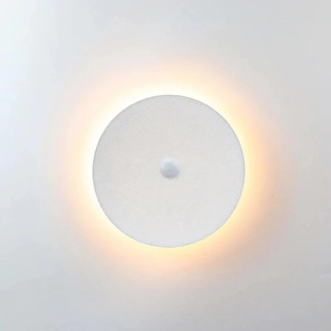 ZenithGlow - Strakke LED Wandlamp voor Modern Interieur