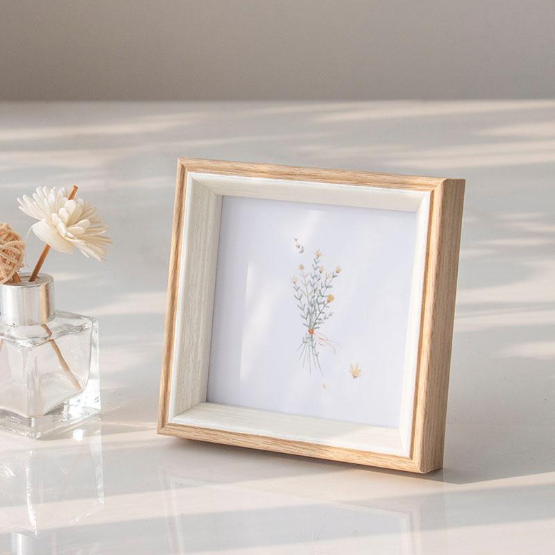 ElegantFrame – Luxe Fotolijst met Gouden Rand