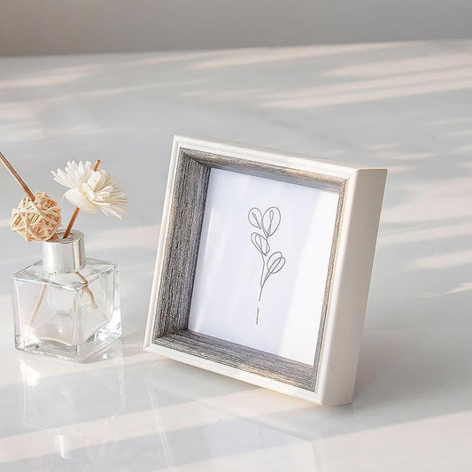 ElegantFrame – Luxe Fotolijst met Gouden Rand