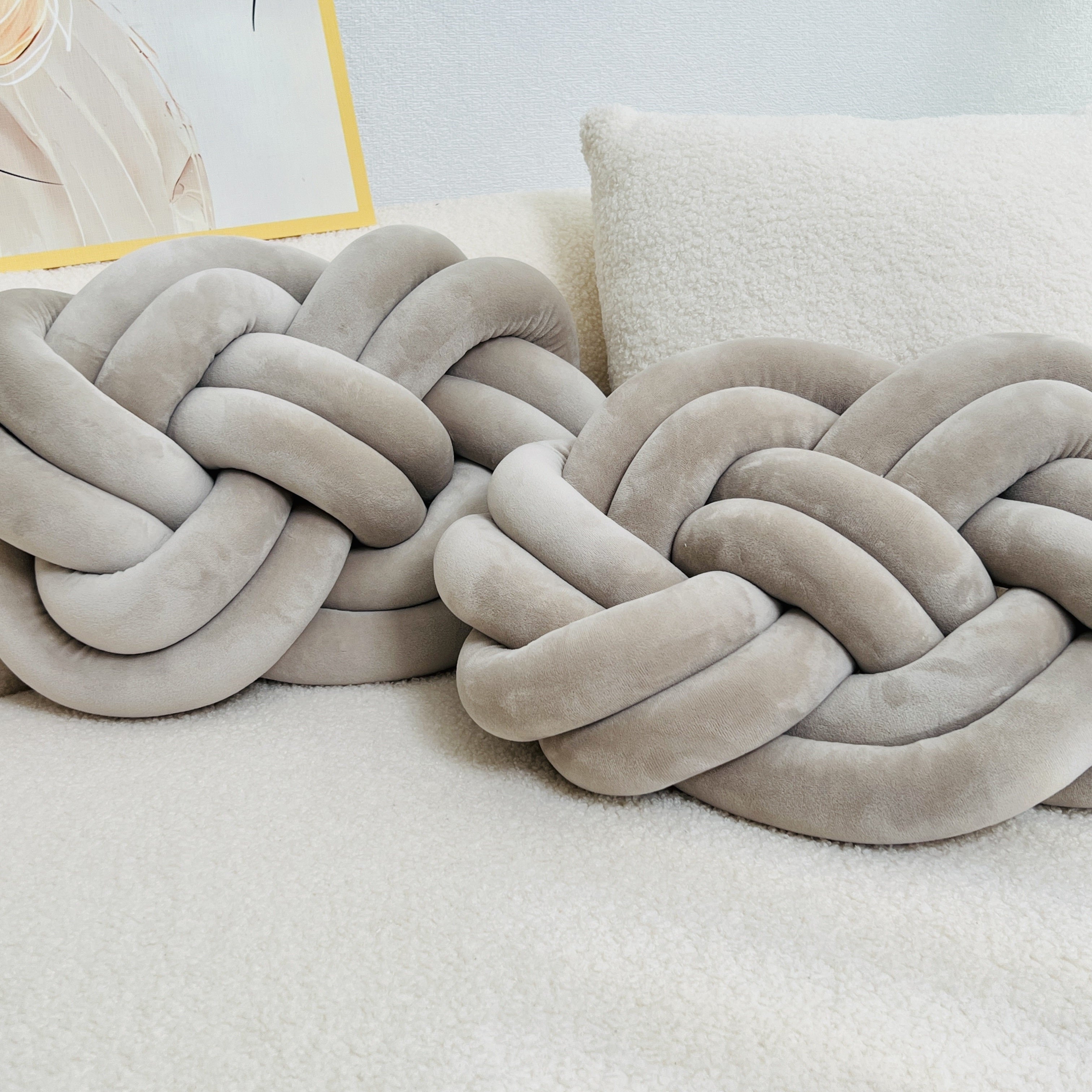 ComfortCloud Cushions - Luxe Pluche Kussens met Knoopdesign