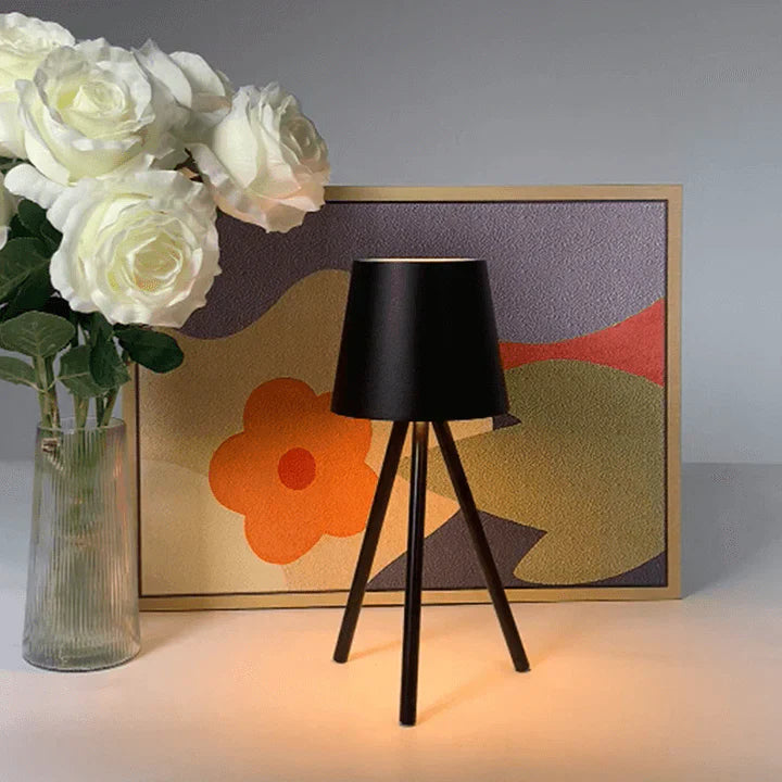 Nordic Driepoot Tafellamp - Stijlvolle Draadloze LED Nachtlamp