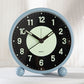EleganceMetal Clock – Stijlvolle Metalen Wekker met Nachtlamp