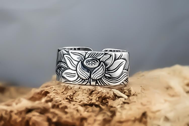 Elegante Zilveren Lotus Sutra-ring | Uniek en Trendy Ontwerp