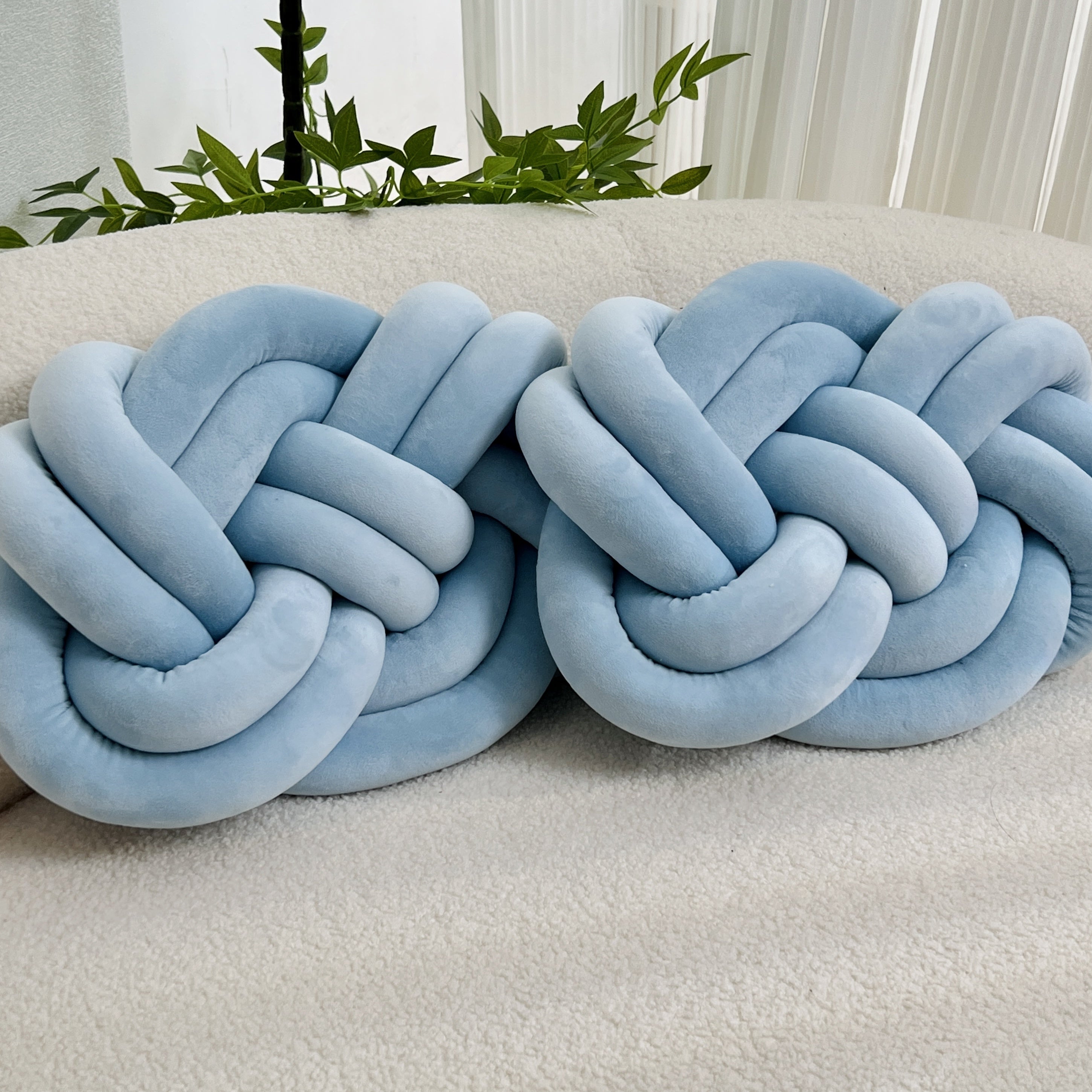 ComfortCloud Cushions - Luxe Pluche Kussens met Knoopdesign