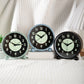EleganceMetal Clock – Stijlvolle Metalen Wekker met Nachtlamp