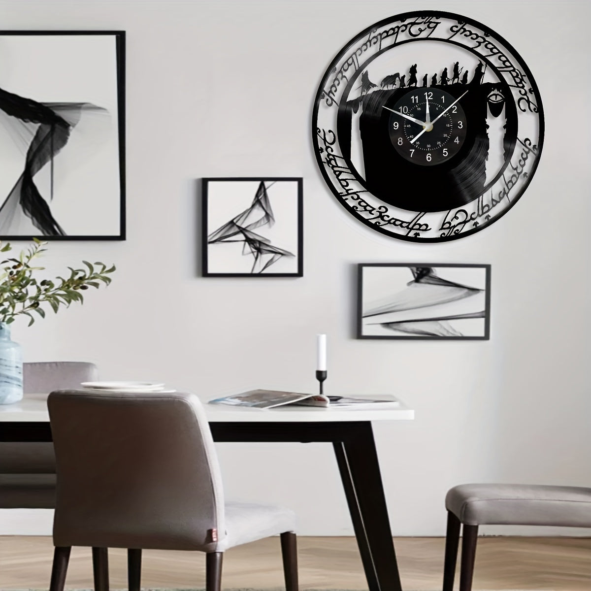 MythicWarrior Clock - Stijlvolle Vinyl Wandklok