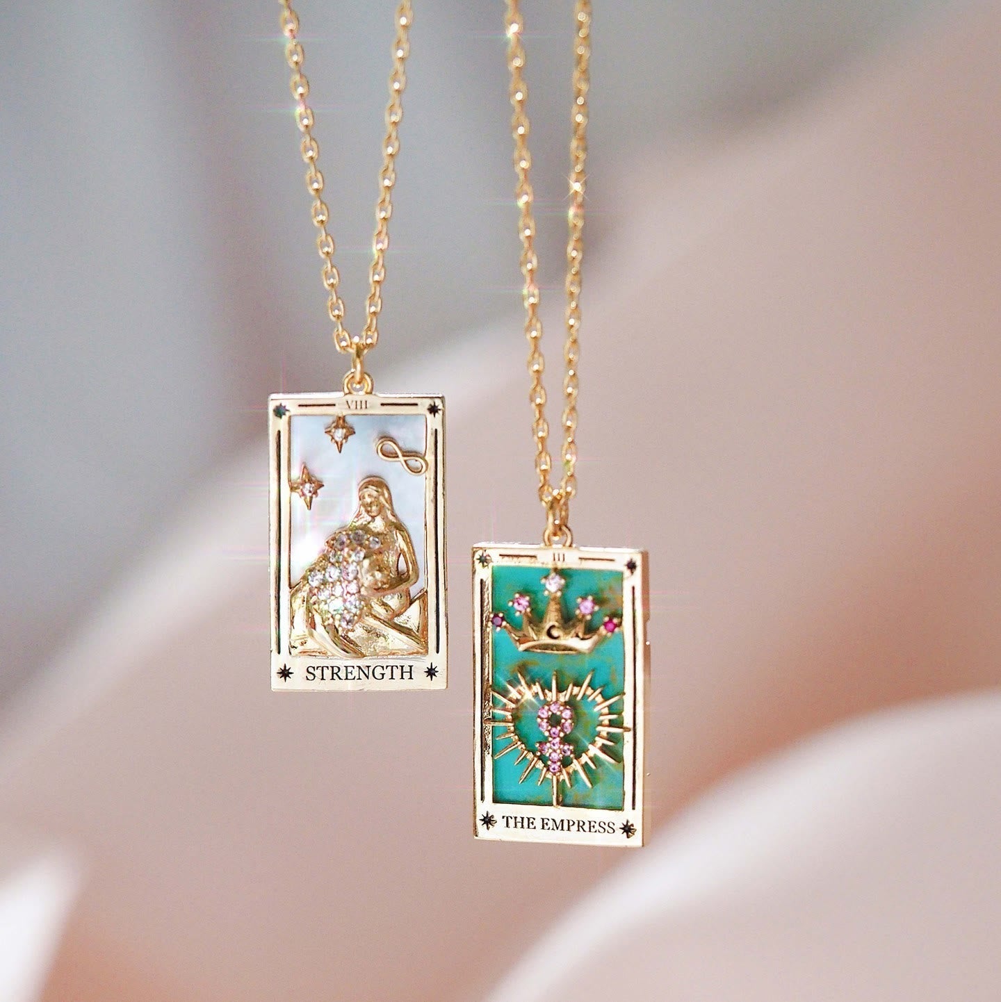 Elegante Amara Tarot Druppel Hanger Ketting met Zirkonia Vergulding